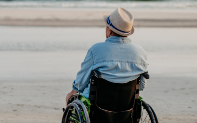 Plage et handicap : nos conseils pour profiter pleinement de l’été